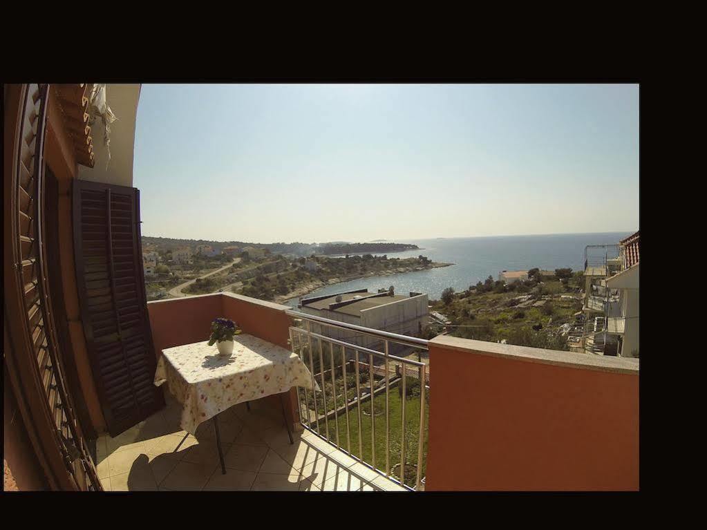 Apartments Martina Primosten Exterior photo